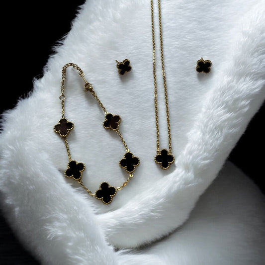 Elegant Black Clover Jewelry Set - Bracelet, Pendant & Earrings